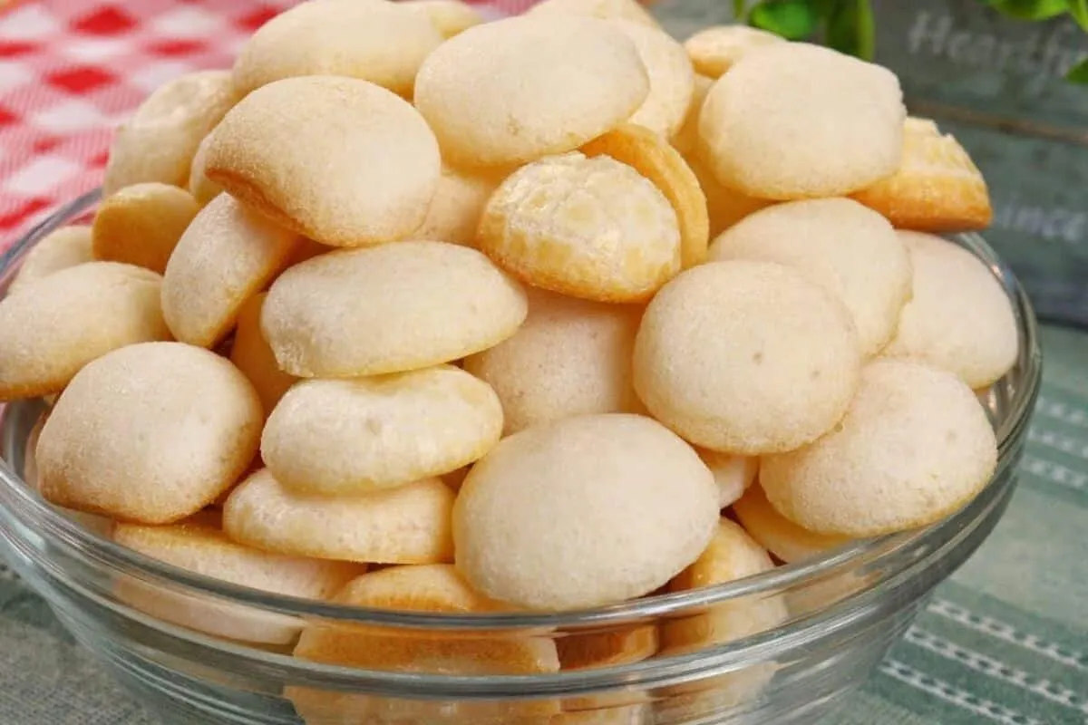 Biscoitinho de polvilho crocante e sequinho que você não vai