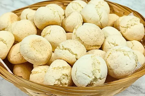Biscoitinho de polvilho de coco: só uma receita rende bastan