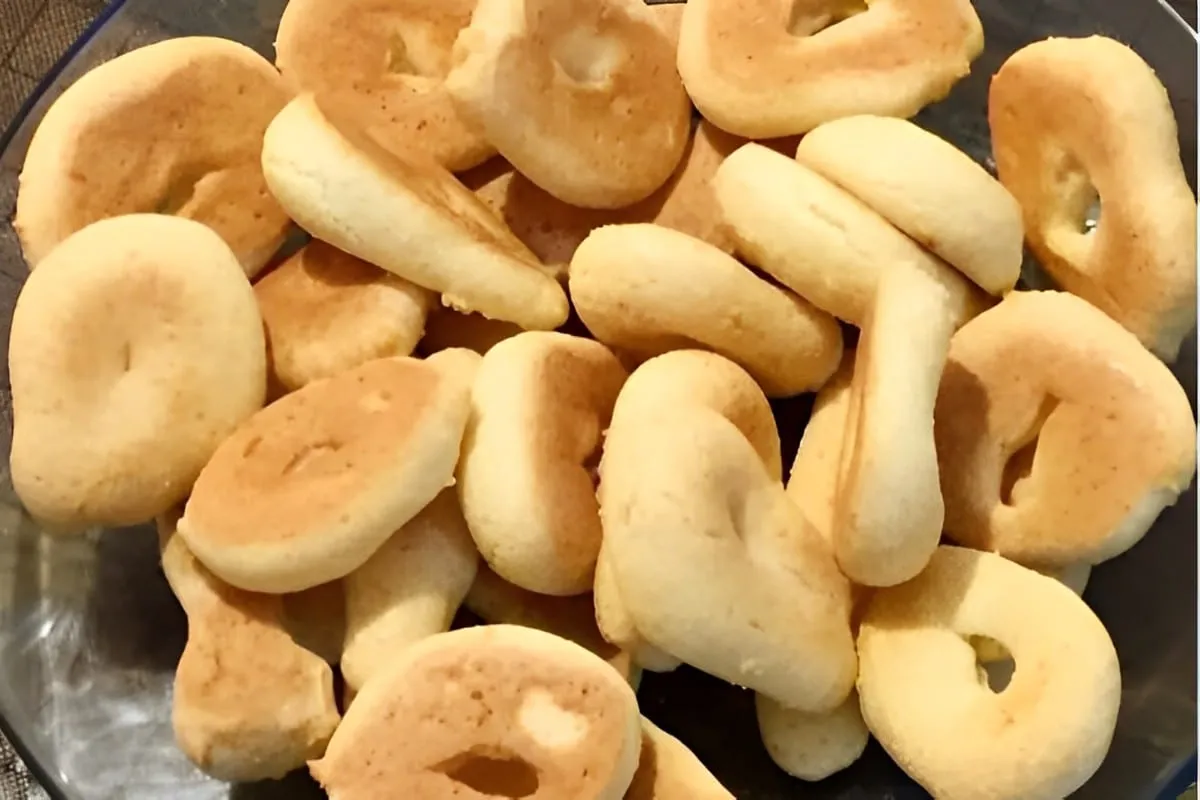 Biscoitinho de queijo mineiro bem fácil de fazer é só mistur