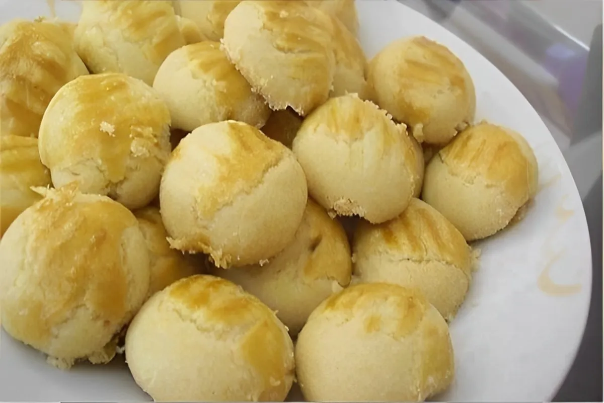 Biscoitinhos de queijo bem fáceis e práticos de fazer uma de