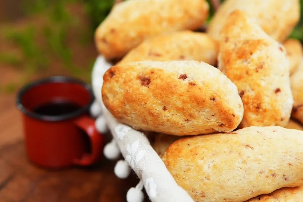 Biscoito caipira de polvilho com ingredientes simples que fa