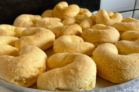 Biscoito com flocão de milho super crocante por fora e macio