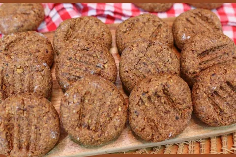 Biscoito de amendoim com apenas 4 ingredientes: fácil e croc