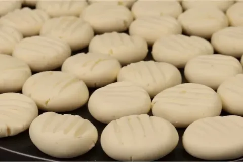 Biscoito de limão com 4 ingredientes que desmancha e não dá 