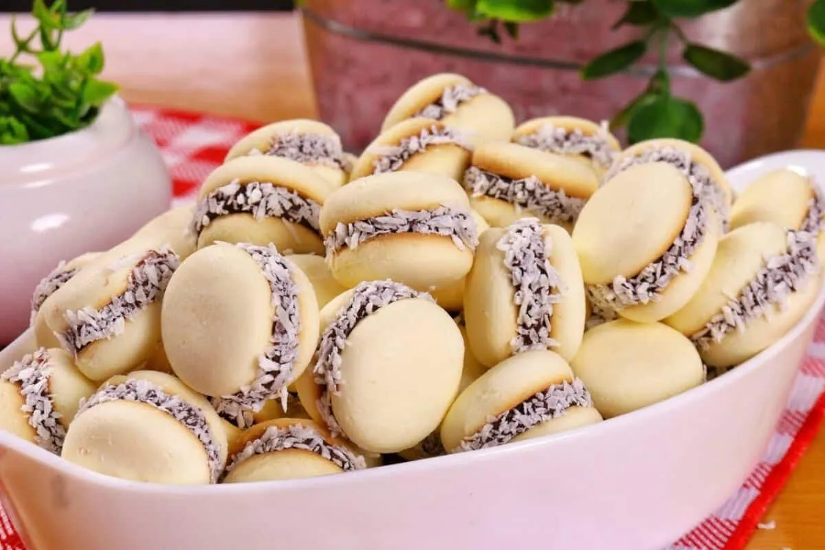 Biscoito de maizena que derrete na boca, leva só 3 ingredien