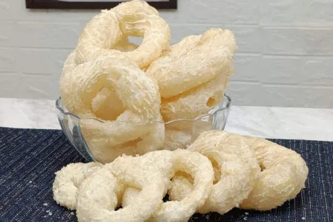Biscoito de polvilho assado da vovó para o café da manhã ou 