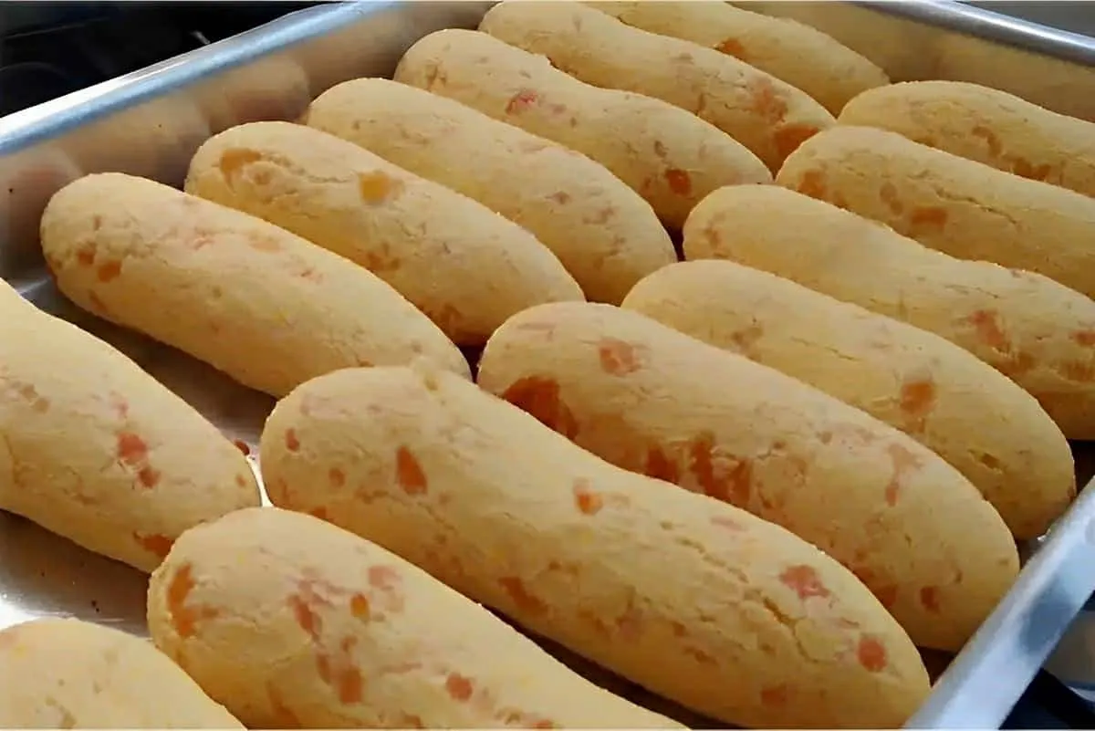 Biscoito de polvilho assado mineiro: crocante por fora e mac