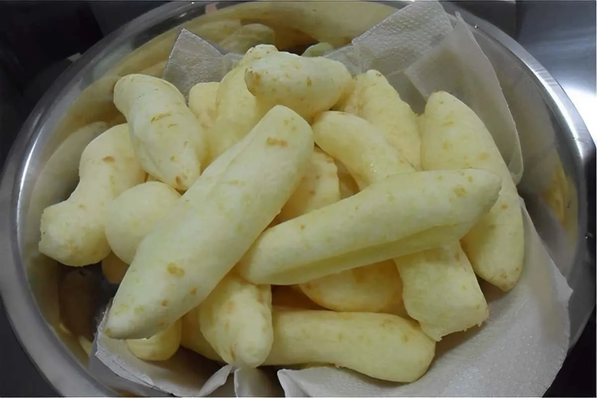 Biscoito de polvilho frito delicioso e fácil de fazer aprend