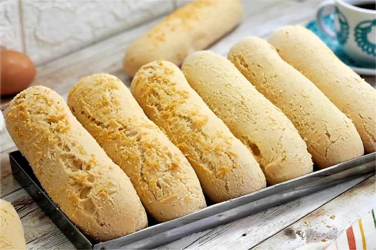 Biscoito de polvilho mineiro crocante por fora e macio por d