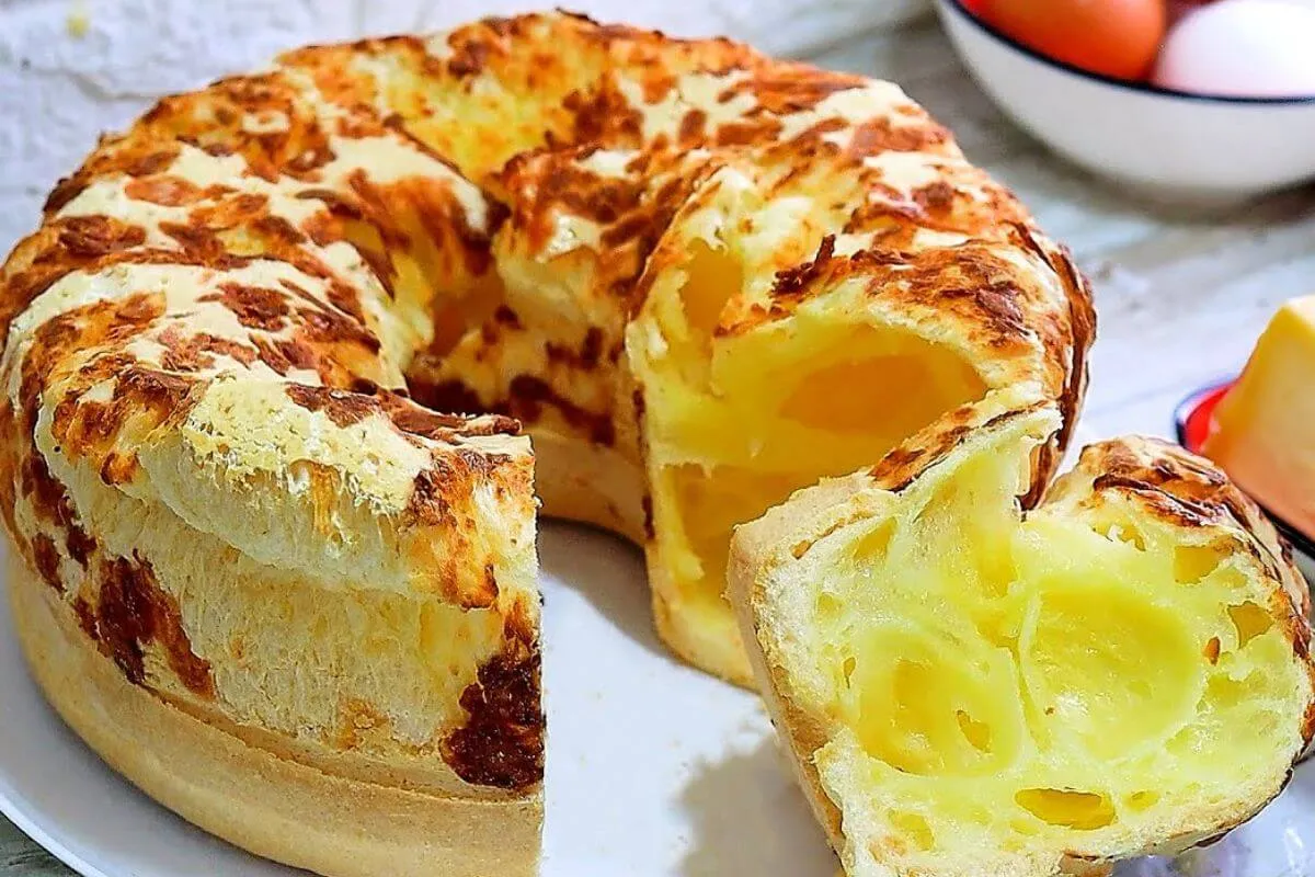 Biscoito de polvilho mineiro na roça é chamado de chapéu de