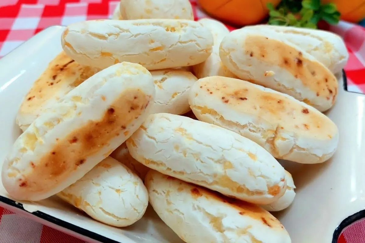 Biscoito fácil de polvilho crocante por fora e macio por den