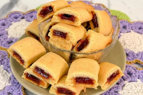 Biscoito goiabinha caseiro fácil e econômico, com uma massa 