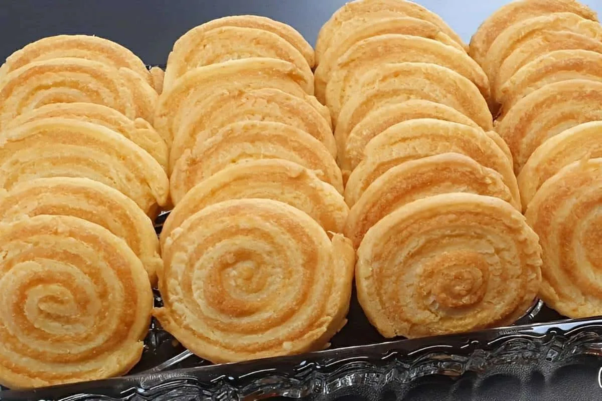 Biscoito salgado de queijo crocante delicioso e fácil de faz