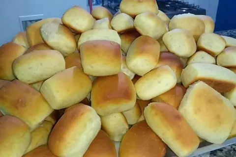 Bisnaguinha caseira: veja como fazer o pãozinho mais macio e