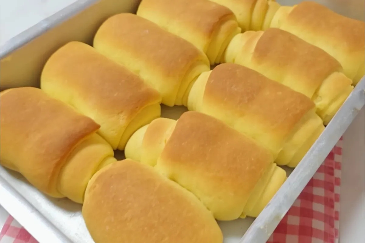 Bisnaguinha de fubá que fica super fofinha: fácil de fazer e