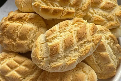 Bolacha de polvilho com leite condensado que derrete na boca