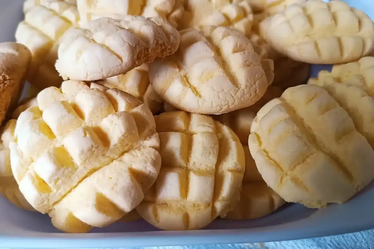 Bolachas de fubá: que fica fresquinha e macia a semana toda