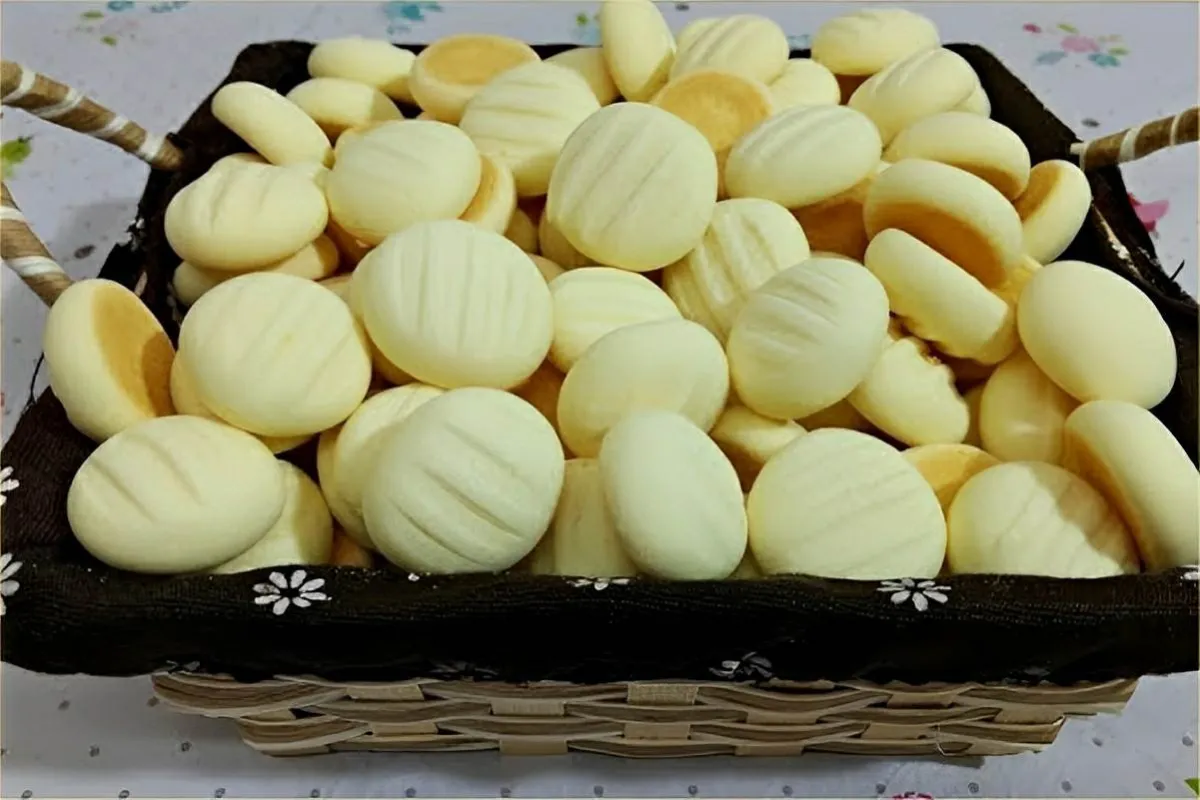 Bolachinha caseira que desmancha na boca feita com leite con