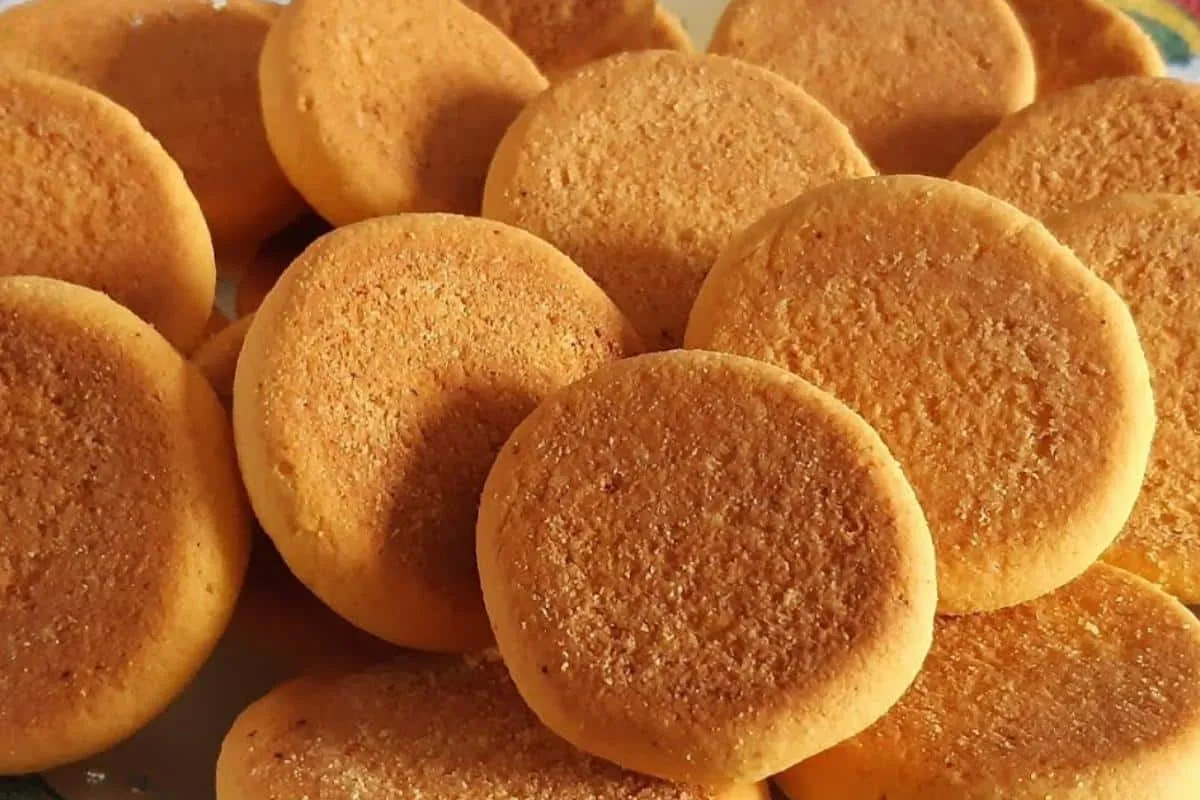 Bolachinha de fubá da vovó crocante para saborear com um caf