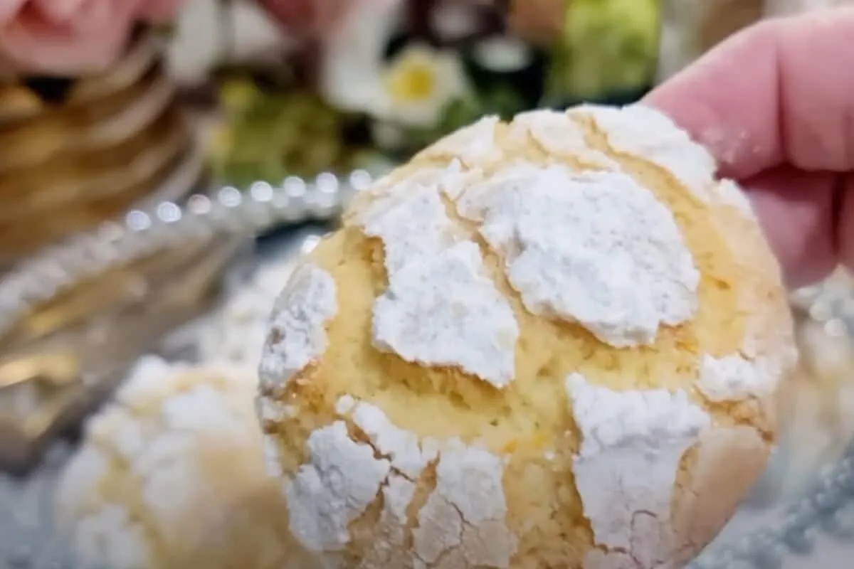 Bolachinha de laranja com gosto de infância e feita bem rapi