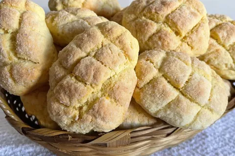 Bolachinha de laranja perfumada, crocante por fora e tão mac