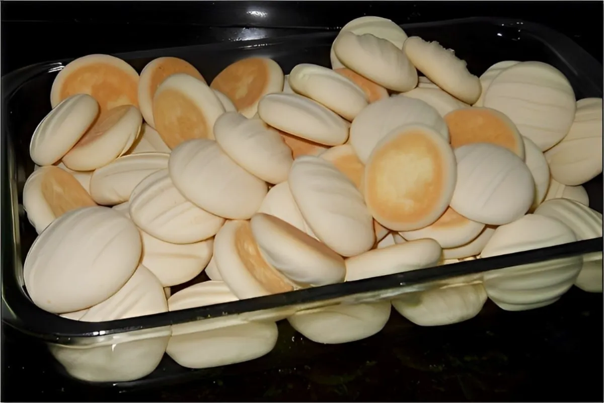 Bolachinha de leite condensado simples é só misturar os ingr