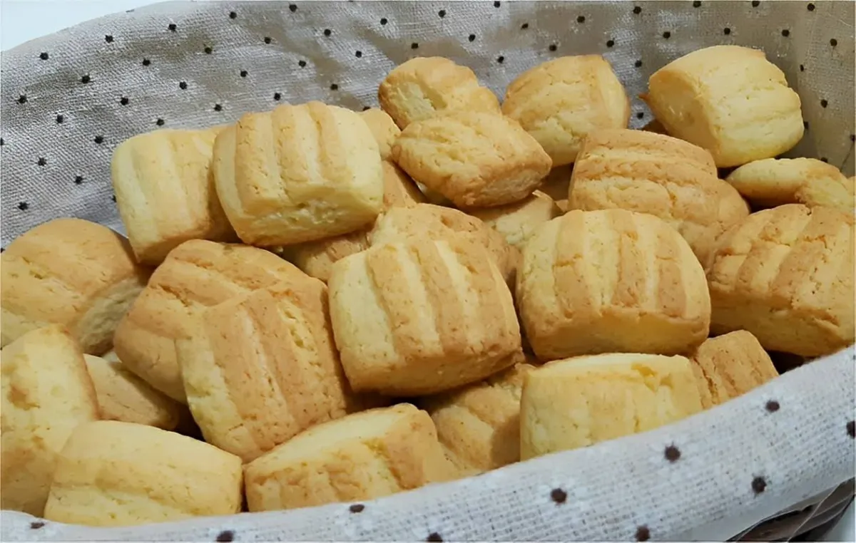 Bolachinha de nata muito fácil de fazer basta misturar os in