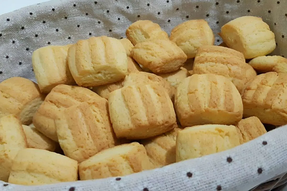Bolachinha de nata que derrete na boca perfeita para servir