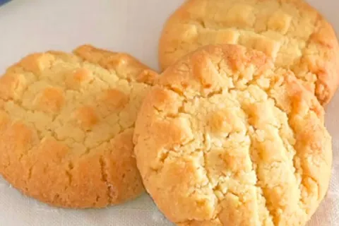 Bolachinha sem açúcar e low carb que precisa só de 4 ingredi