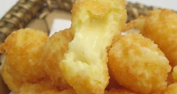 Bolinha de Queijo com 3 Ingredientes