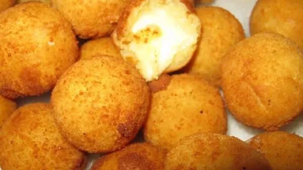 Bolinha de Queijo Super Fácil