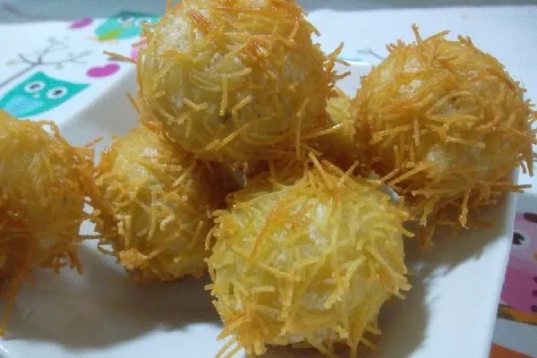 Bolinhas de Queijo com Macarrão Cabelo de Anjo – Crespinhos