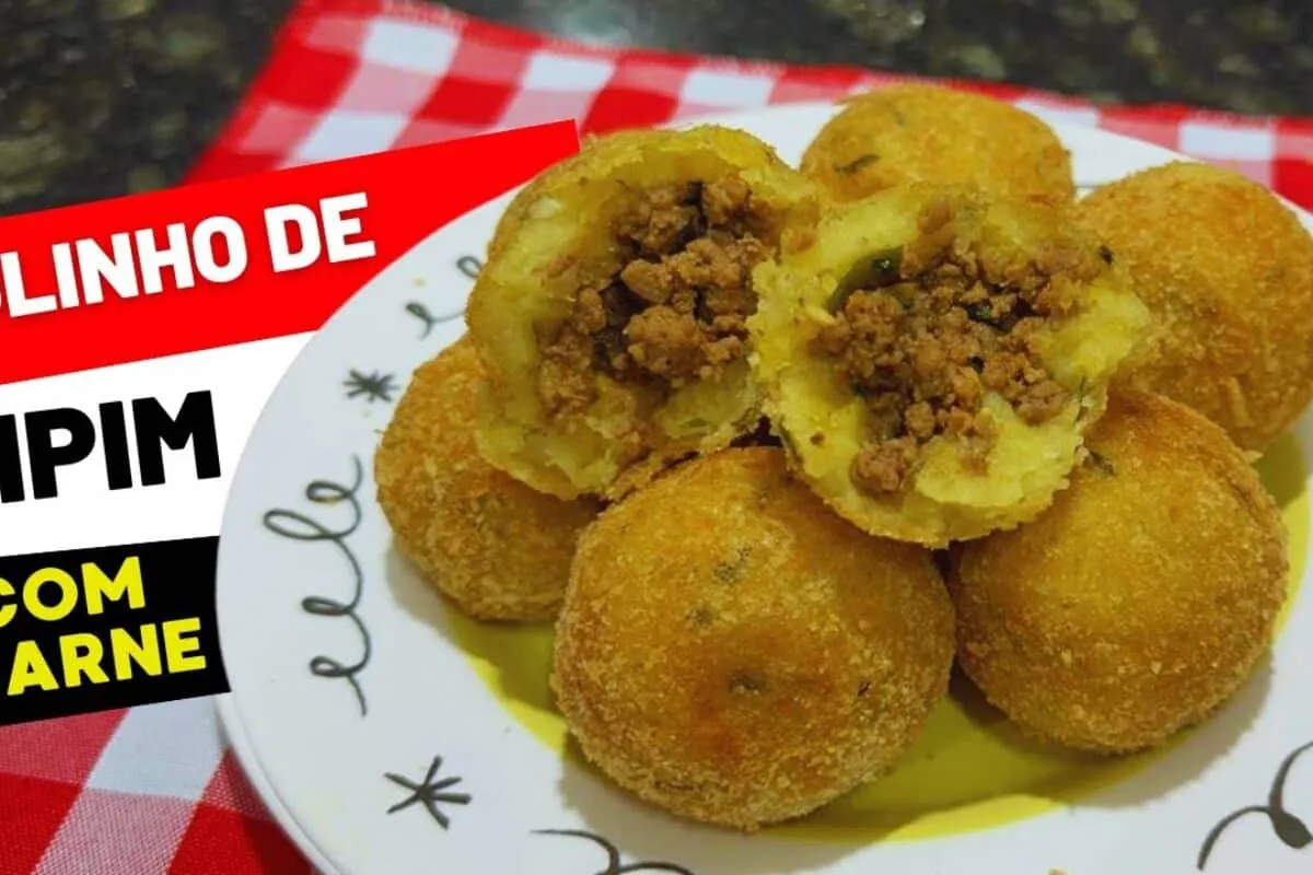 Bolinho de aipim com carne delicioso para servir como petisco na sua festa de réveillon