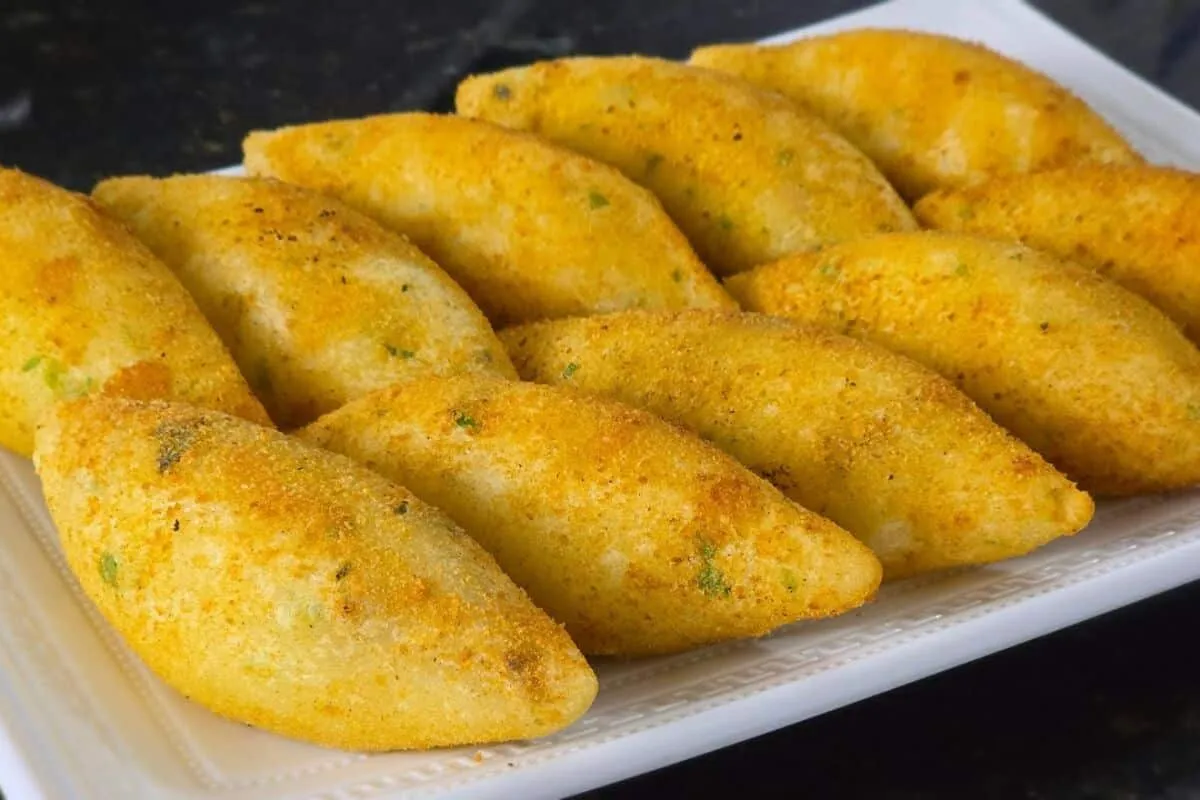 Bolinho de aipim fácil e delicioso, aquela receita de vó que