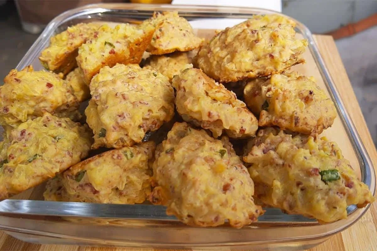 Bolinho de arroz assado delicioso é uma ótima sugestão para