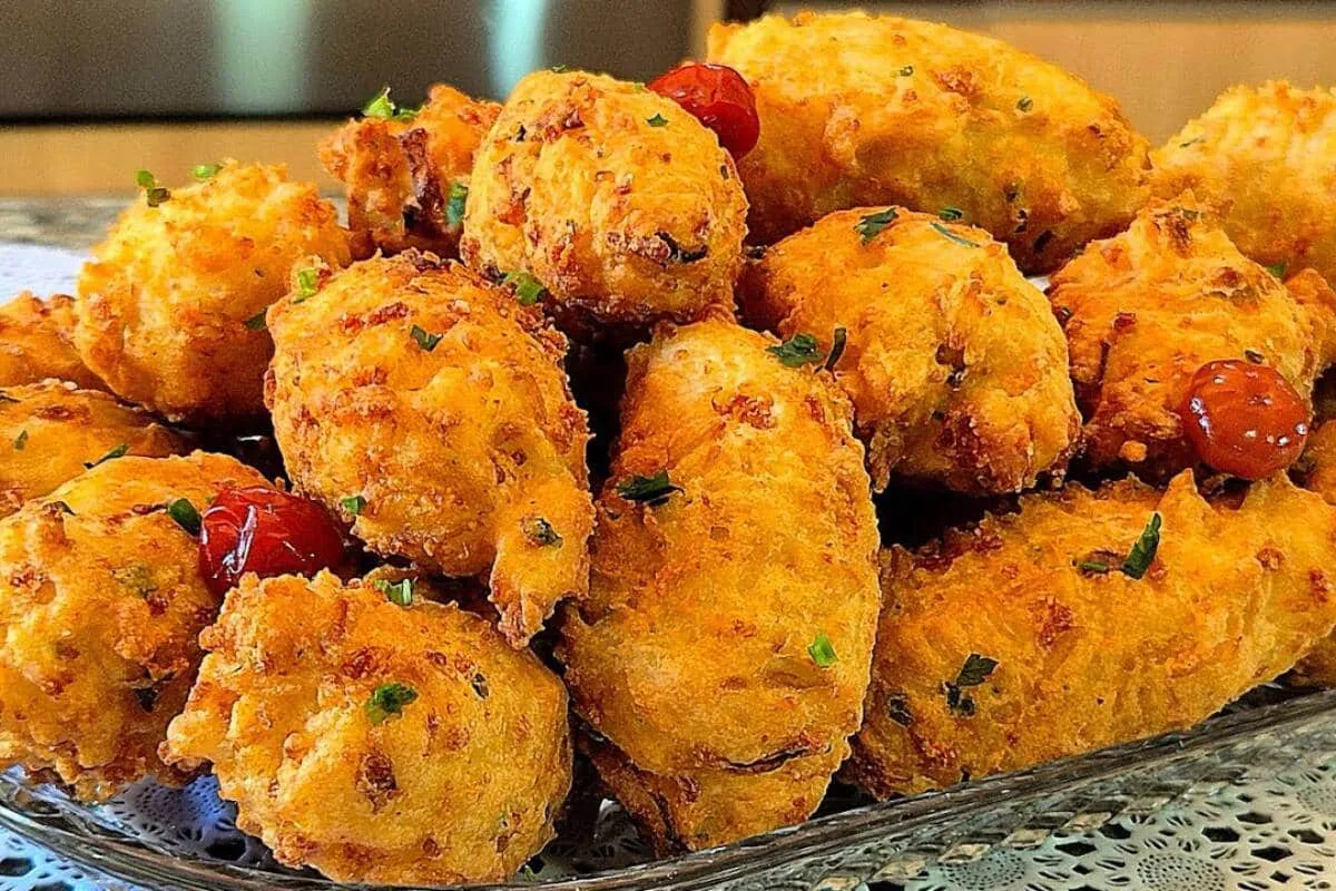 Bolinho de arroz cozido: fica sequinho e não encharca de gor