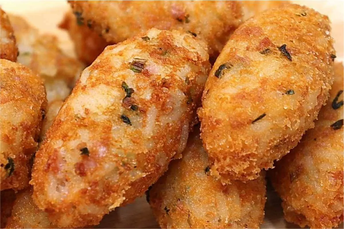 Bolinho de arroz da vovó sequinho e muito saboroso venha con