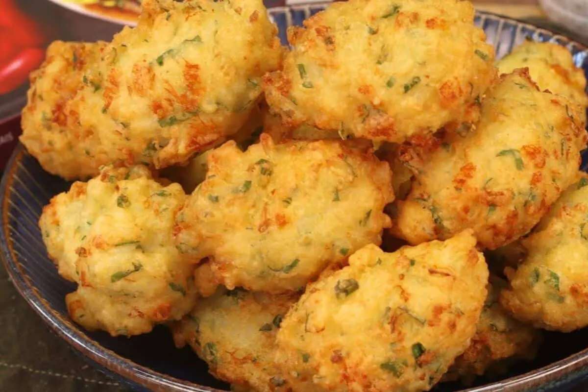 Bolinho de arroz delicioso e fácil para não desperdiçar o qu