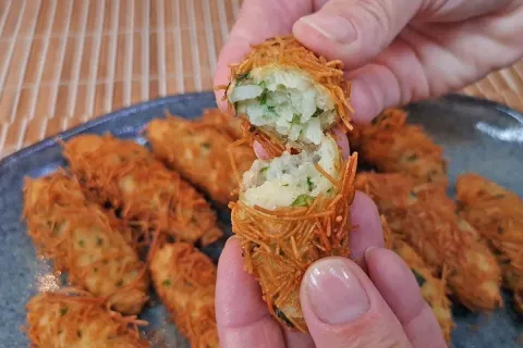 Bolinho de arroz mega crocante, um petisco irresistível para