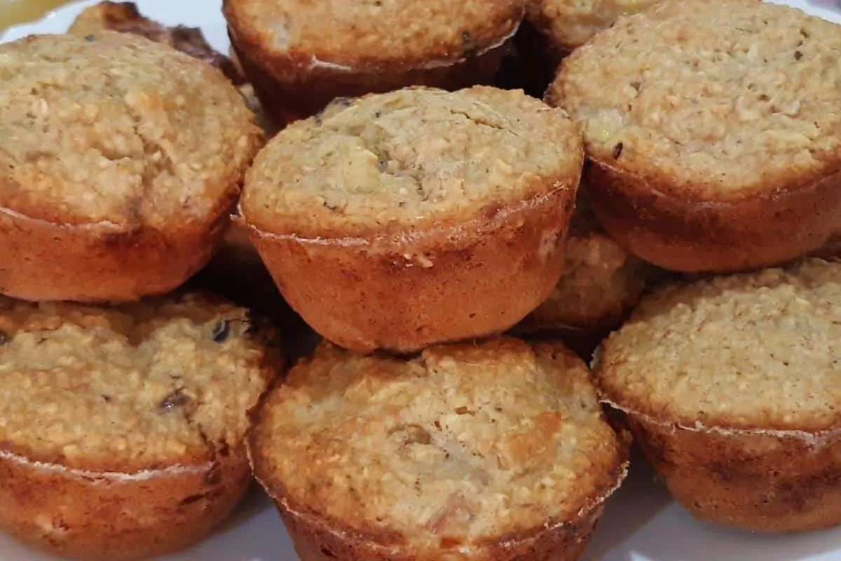 Bolinho de banana delicioso que não leva farinha de trigo e