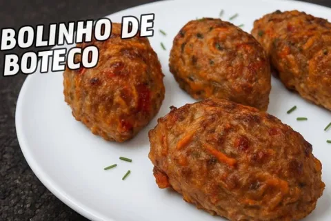Bolinho de carne com legumes assado que fica sequinho e é pe