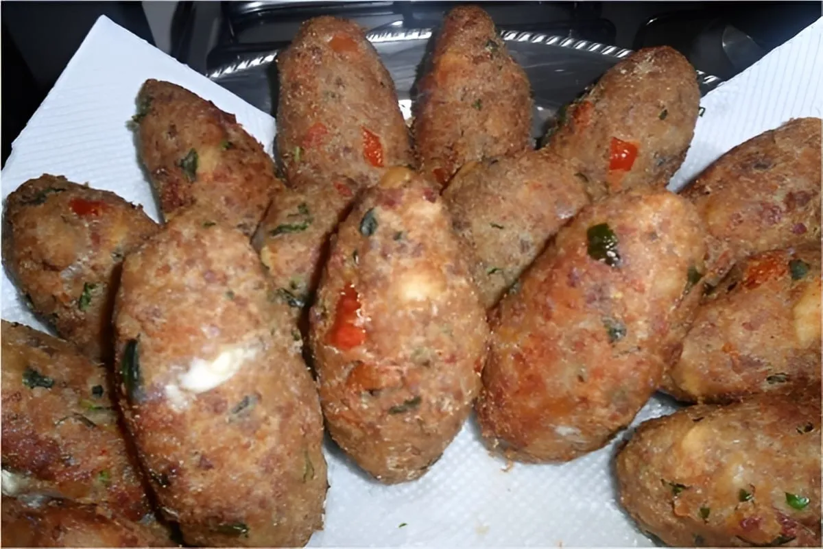 Bolinho de carne com pão amanhecido aproveite o pão que sobr