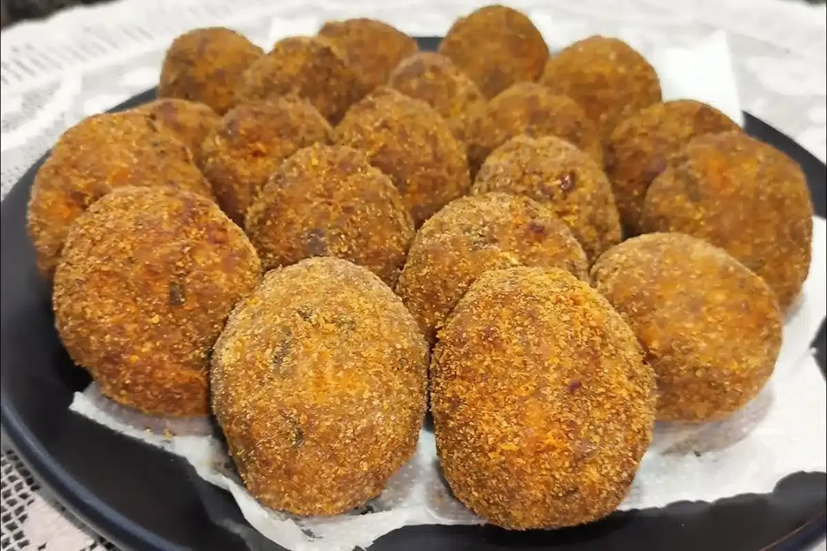 Bolinho de carne com pão amanhecido: gostoso igual porção de
