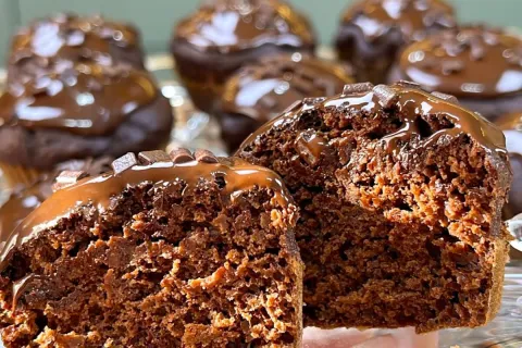 Bolinho de chocolate saudável: receita incrível sem farinha 