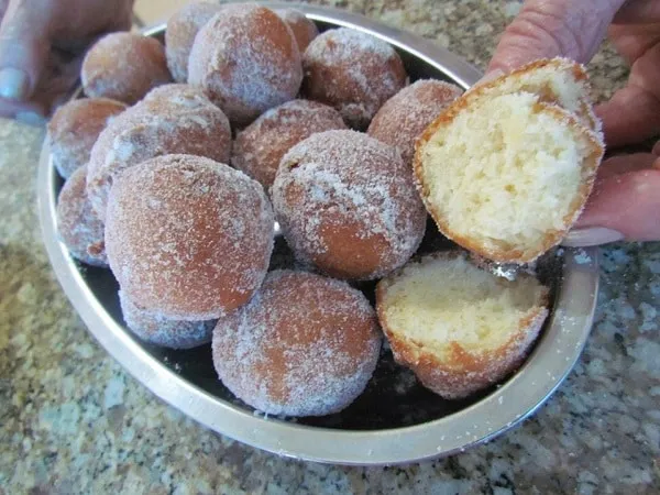 Bolinho de Chuva com Leite Condensado