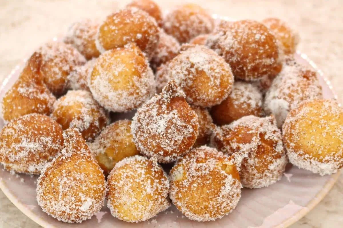 Bolinho de chuva da vovó super gostoso e fácil de fazer com