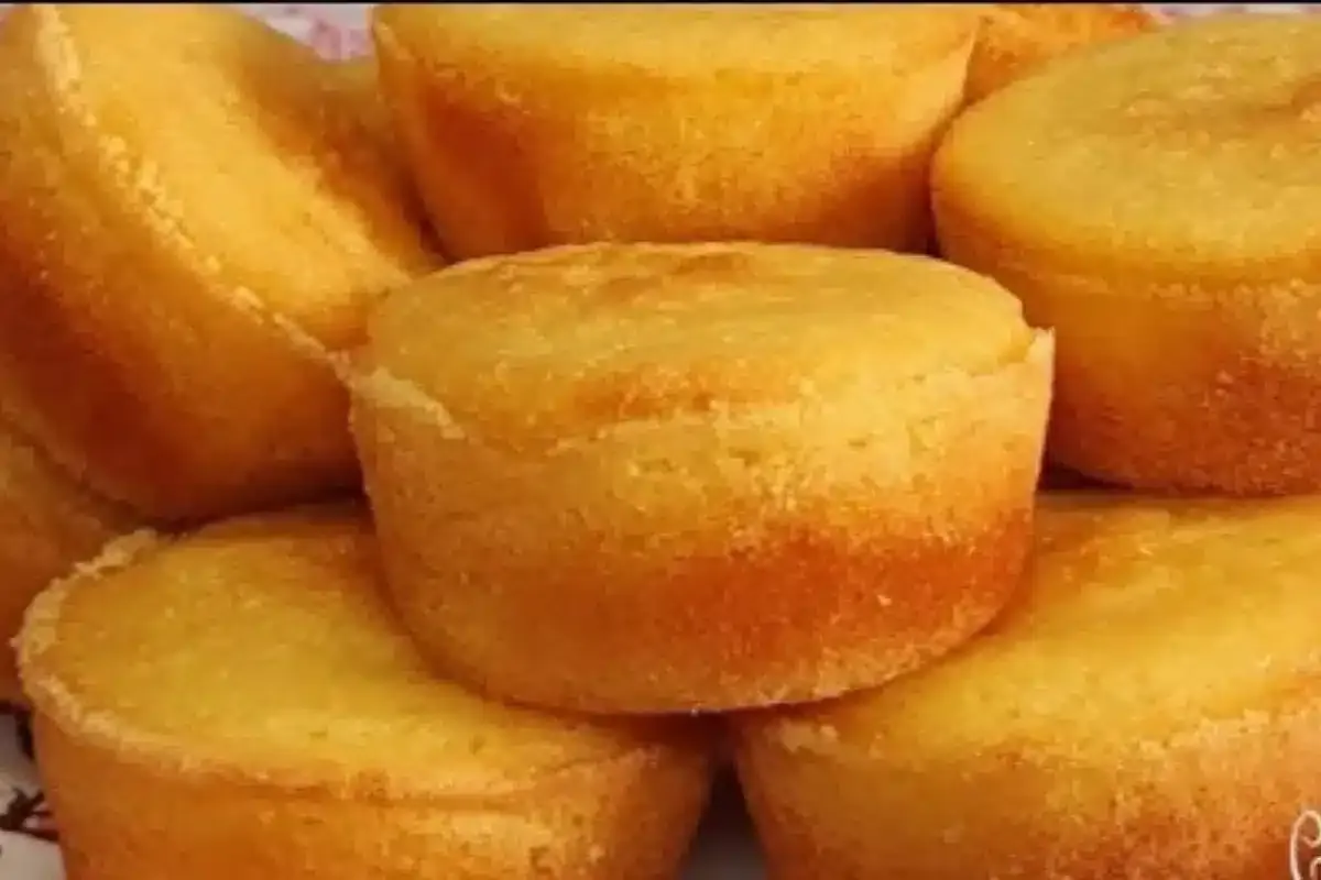 Bolinho de fubá leve e fofinho fácil de fazer para o lanche
