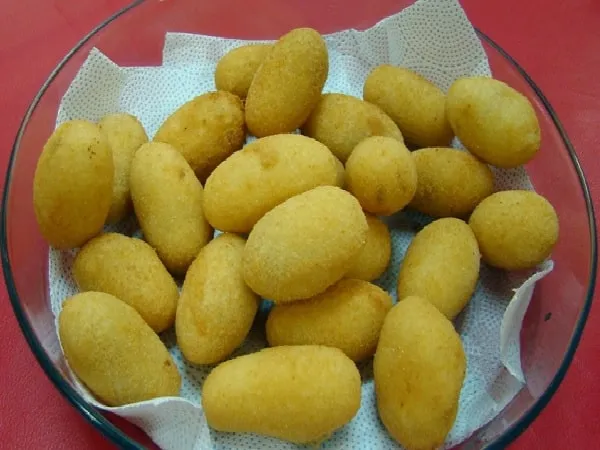 Bolinho de Mandioca Recheado