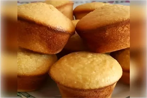 Bolinho de milho caseiro saudável fácil e prático para subst