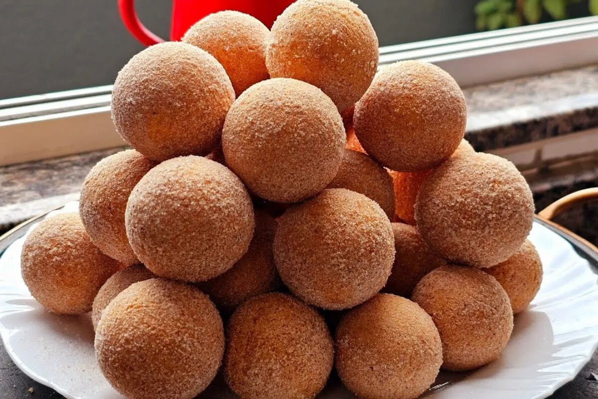 Bolinho de polvilho doce fofinho e sequinho para acompanhar